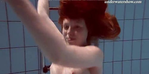 Underwater swimming teenie Lenka gets naked