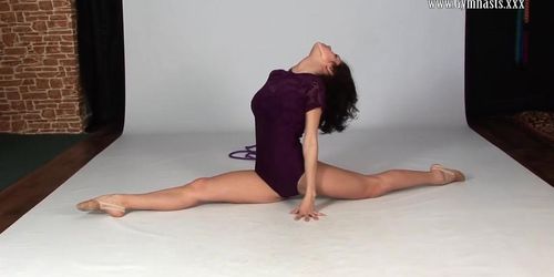 Amazing body yoga flexible girl Laczkowa spreading deep