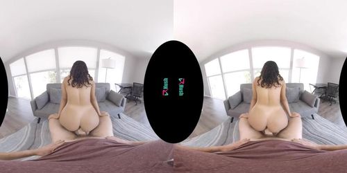 Latina spinner interviewed and fucked in virtual reality