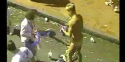 street naked guy gets handjob