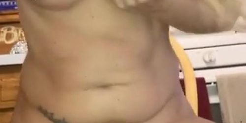 Huge Dildo, Huge Squirt!!
