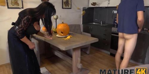 MATURE4K. Taste of her pumpkin pussy