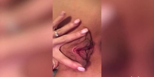 Big labia rubbing