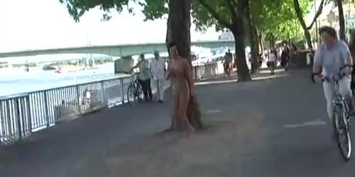 Hot public nudity with horny brunette