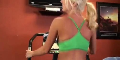 Molly Cavalli & Alyssa get down at the gym