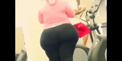 Megabutt phat and hot ready for a dick
