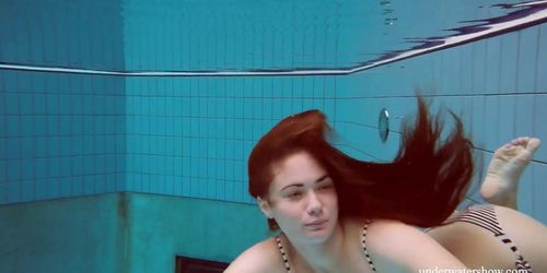 Big natural boobs babe Lola underwater swimming (Yulia Blondy)