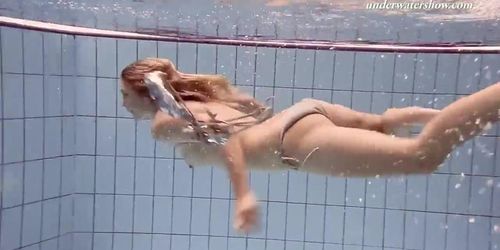 Teens enjoy public swimming pool to be horny (Paulina )