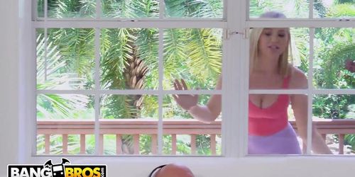 Bangbros - Busty Pawg Blake Blossom Seduces The Dilf Next Door With Her Big Boobs And Big Ass (Sean Lawless)