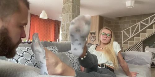 Emmysfeetandsocks Foot Worship & cum on SOLES (white socks)