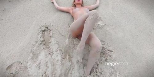 girl naked in beach