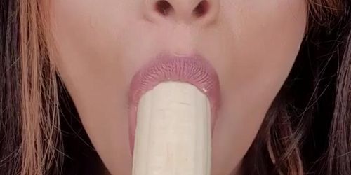 Sloppy Banana Deepthroat ASMR