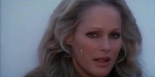 Colpo In Canna (trailer) (Ursula Andress)