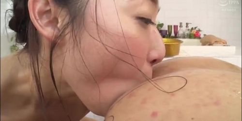 Insatiable soapland nympho Suzu Matsuoka loves to watch thick hot sperm splatter all over her face