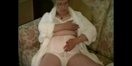 British granny takes off her girdle