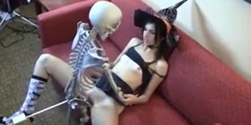 Witch fucking skeleton for Halloween (Witch_sex Witch_sex)