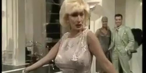 Gilf legend (Isis Taylor)