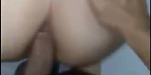 Arrombou o cu da putinha gostosa