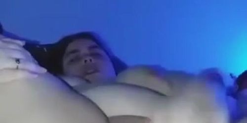BBW Bate her big cunt for orgasm