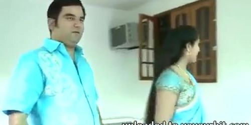 Actress navya nair navel show captured in pen cam by driver