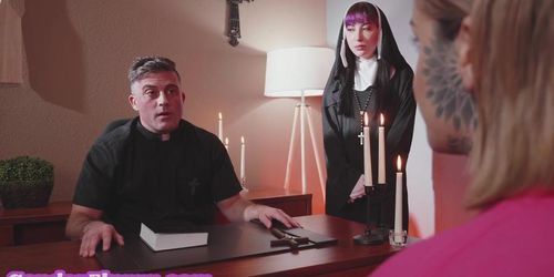 GENDERFLUXXX - Anal nun in gloves and pantyhose nailed by priest in office