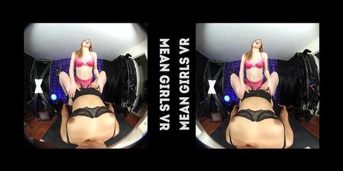 VR Lesbian Strapon POV