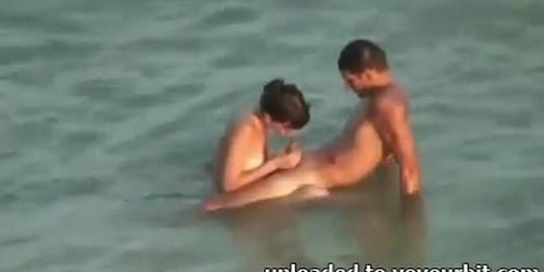 Hidden cam couple on the beach