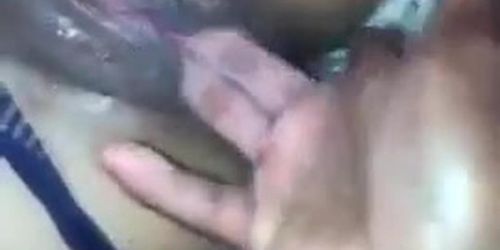 bf fingers gf till she orgasm squirt