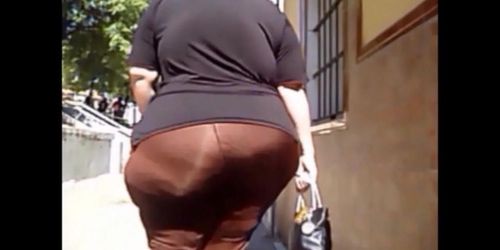 Horny ebony phat ass slut in public without bikini