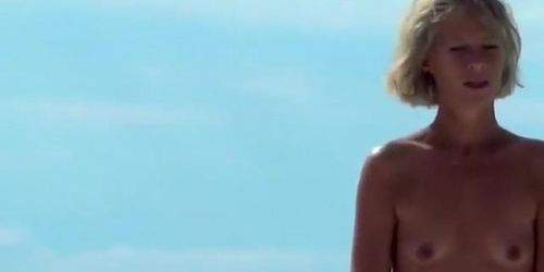 Great-looking cougars at a French nudist beach