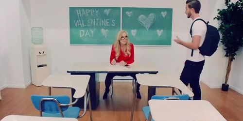 Newestxxx.Net - Brandi Love - Desperate For V-Day Cock