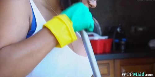 2 Big Spanish Maids (Kesha Ortega, Sheila Ortega)