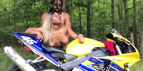 Don Whoe Rides Nina Rivera 's Wet Pussy On His Motorcyle Slim Thick Ebony All Naturalet fuck rough on motorcycle