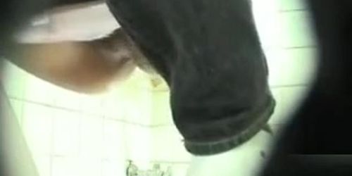 Italian cutie makes water in the public WC