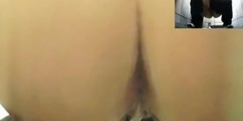 Blonde peeing and shaking booty