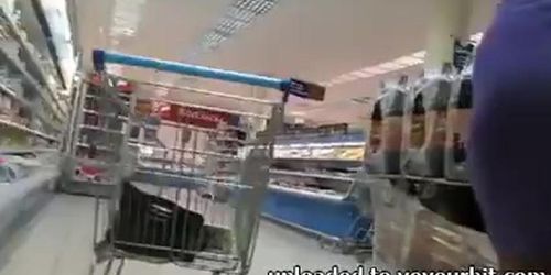 Stockings upskirt in supermarket