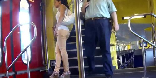 Candid - Hot Girl In Tight Jeans And Shirt