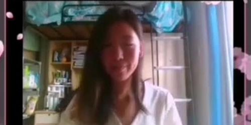 qinxingran's live and put socks in her vag