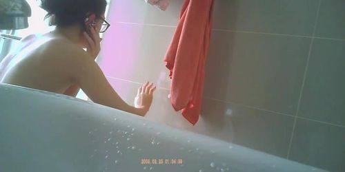 Nerdy asian naked in de shower