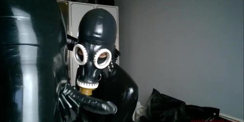 Gasmask sex