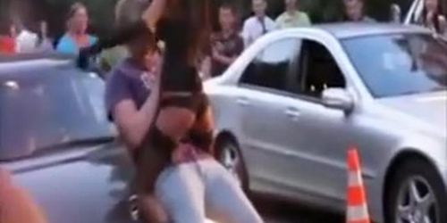 Lucky guy gets a sexy lap dance in the street