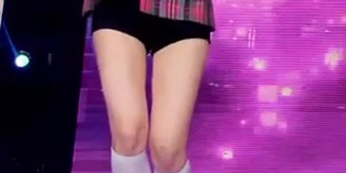 Momo's Thighs Look Better With Cum