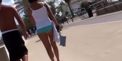 Brunette girl likes wearing mini shorts in public (Summer Heat)