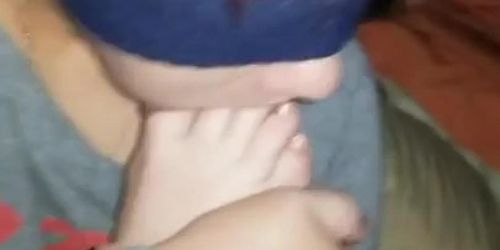 Sucking her toes for rent money