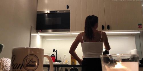 Perfect Pokies on the Kitchen Cam, Braless Sylvia and her Am (Cynthia Palmers)