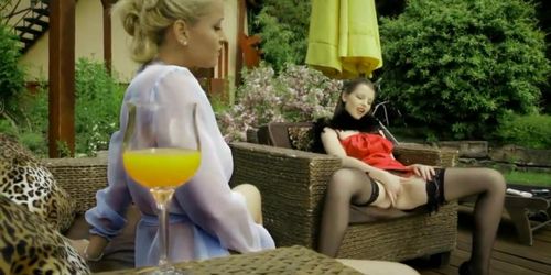 Kathia Nobili & Liona Levi masturbating (Lil Tammy)