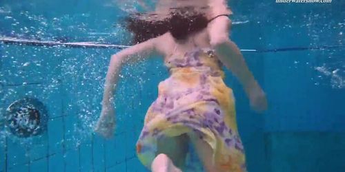 Hottest underwater babes – lesbians