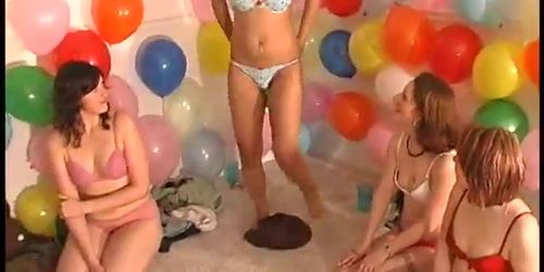 lesbian games kissing