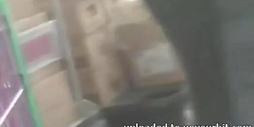 BIG EBONY ROUND ASS in public