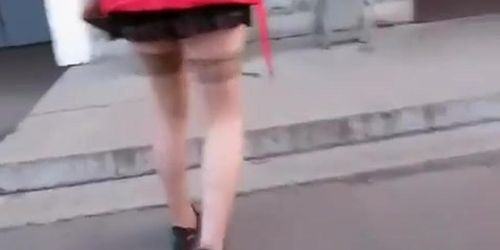 Mature woman in real short skirt upskirted